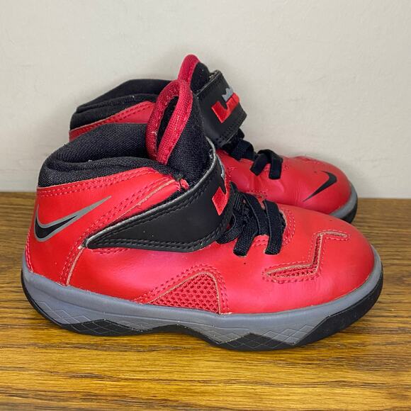 Nike LeBron Soldier 7 VII TD University Red Black Grey Basketball Sneakers 8C - Picture 1 of 7